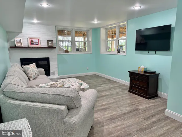 a view of entryway and hall