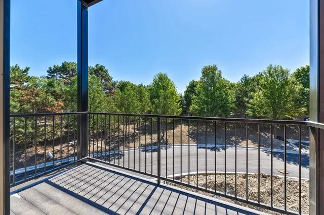 $2,550 | 280 Stonington Drive, Unit 108, Bloomingdale, IL 60108