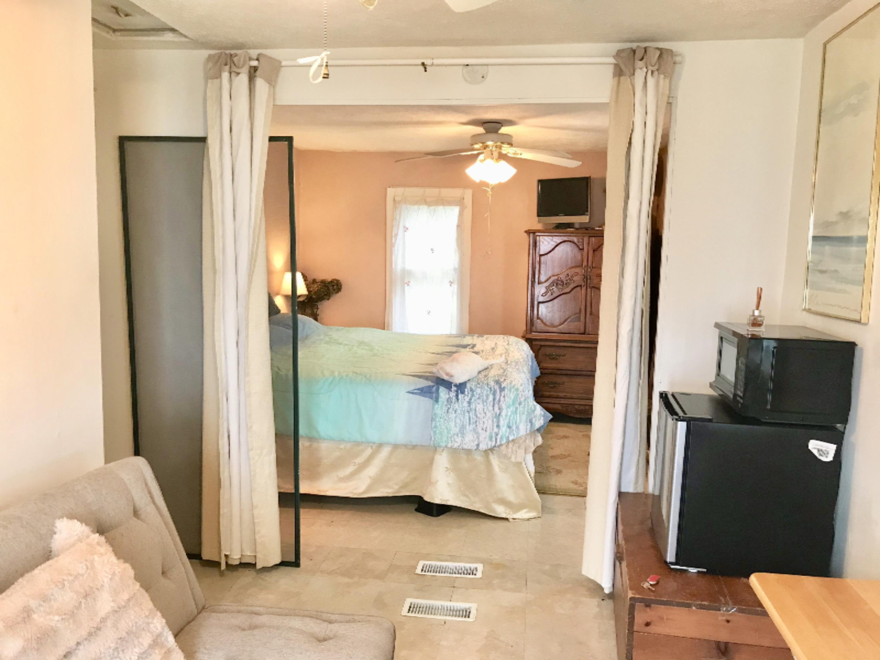 3126 Lakeshore Road Manistee, MI 49660 - Photo 4 of 26 fullsizeoutput_2970