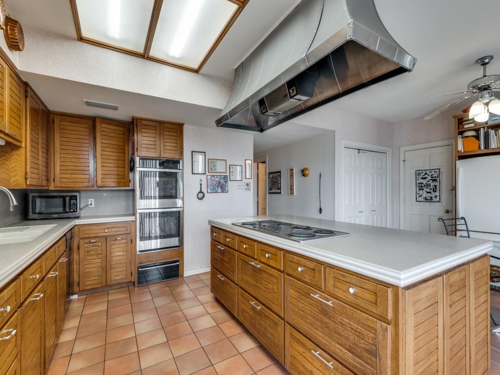 3601 Turtle Creek Boulevard, Unit 404 Dallas, TX 75219 - Photo 17 of 39