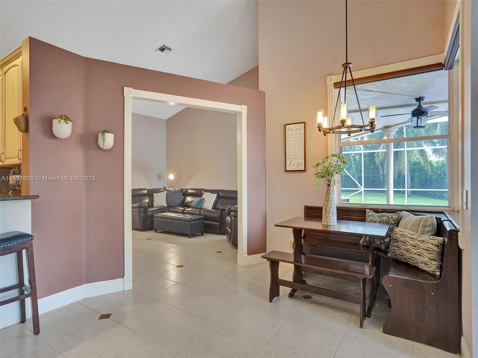 9601 Ridge Walk Court Davie, FL 33328 - Photo 15 of 61 Gallery Image 15