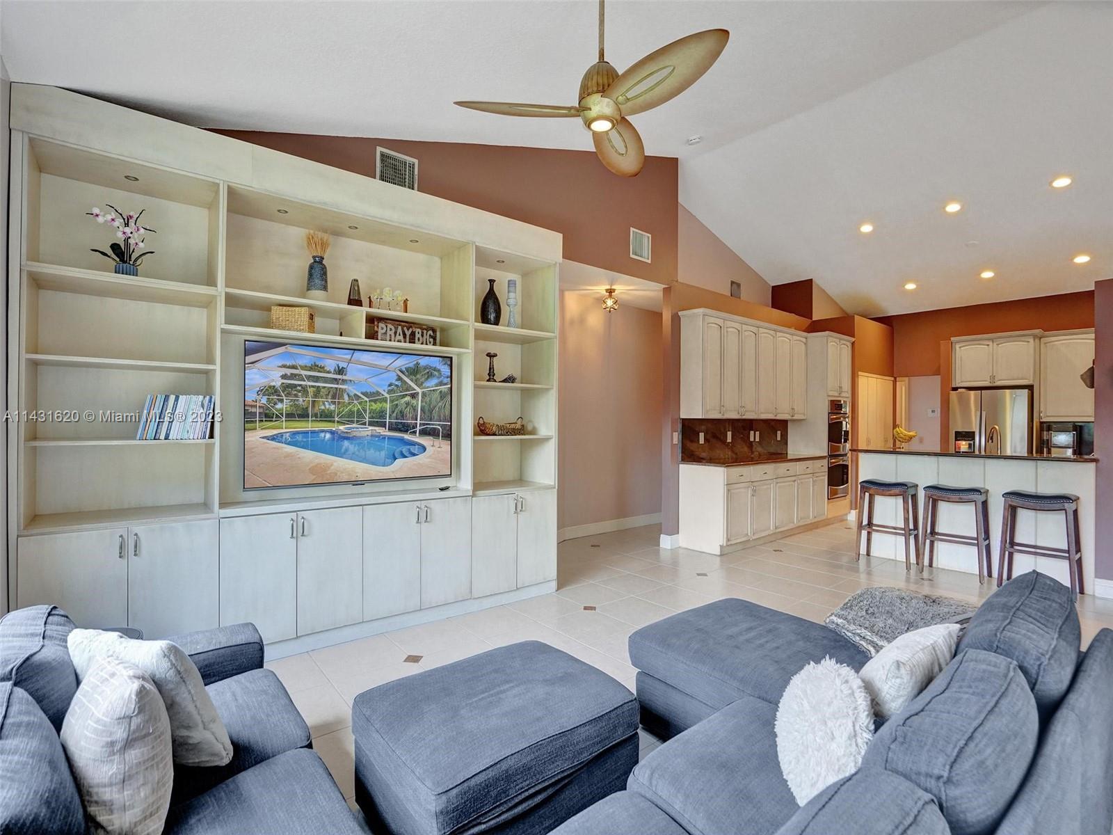 9601 Ridge Walk Court Davie, FL 33328 - Photo 16 of 61 Gallery Image 16