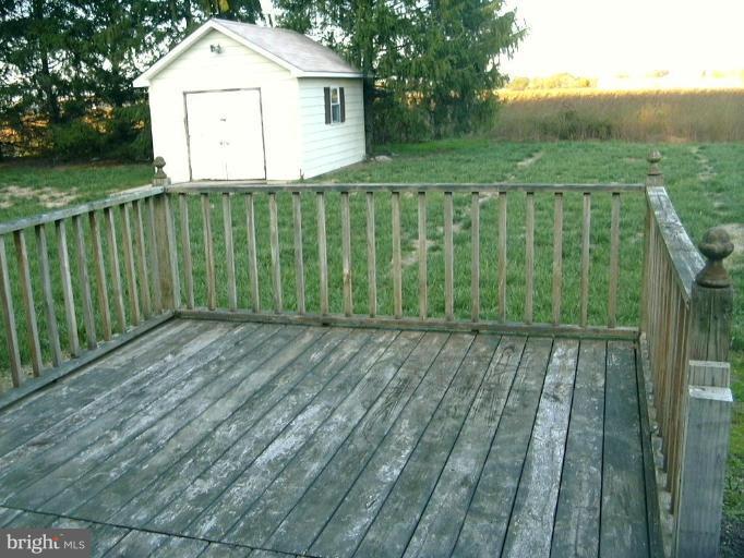 22750 Havercamp Road Preston, MD 21655 - Photo 5 of 10 16x10 custom rail deck