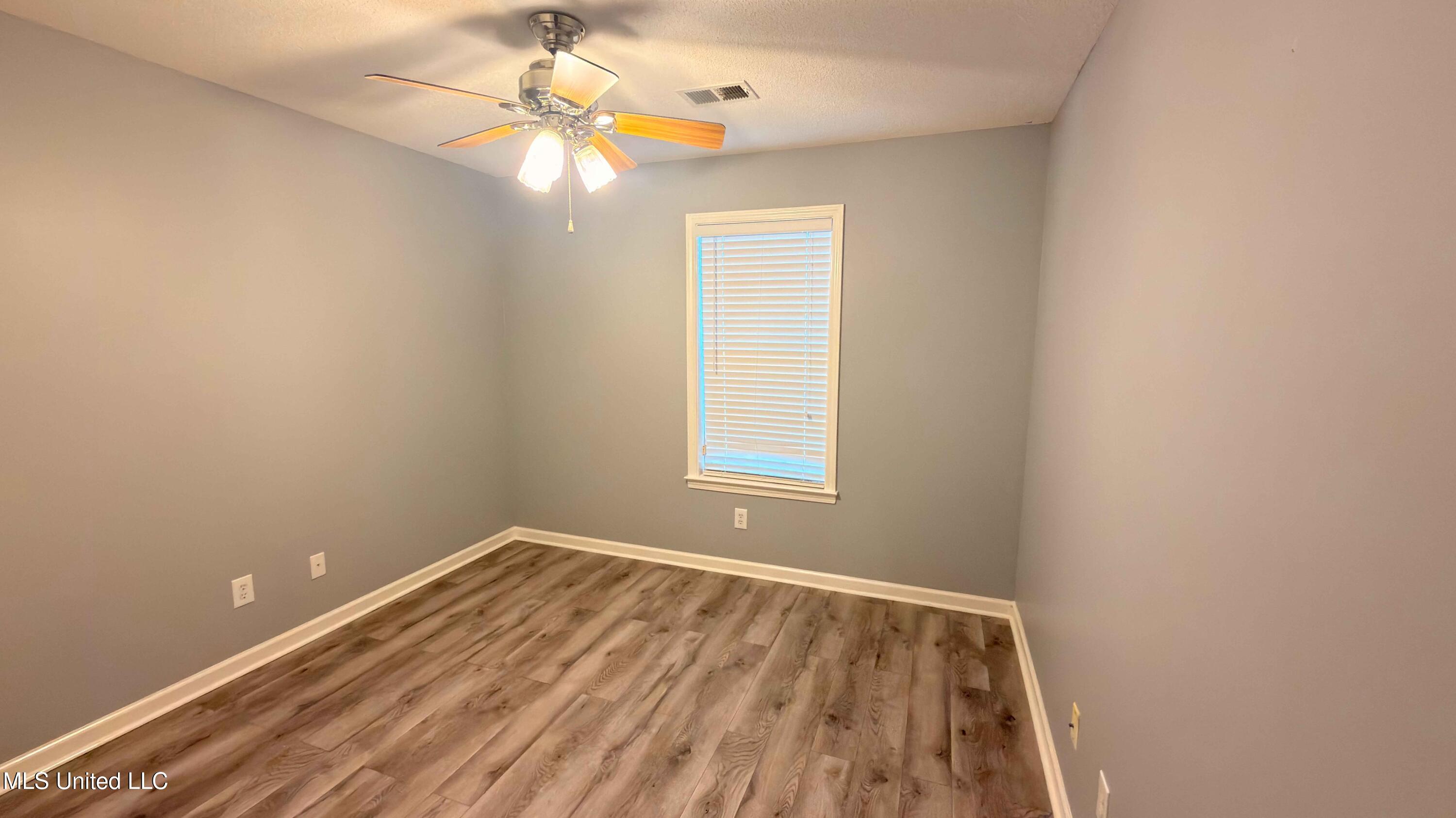 7831 Plantation Ridge Cove Olive Branch, MS 38654 - Photo 2 of 11 bong nga house_1-4