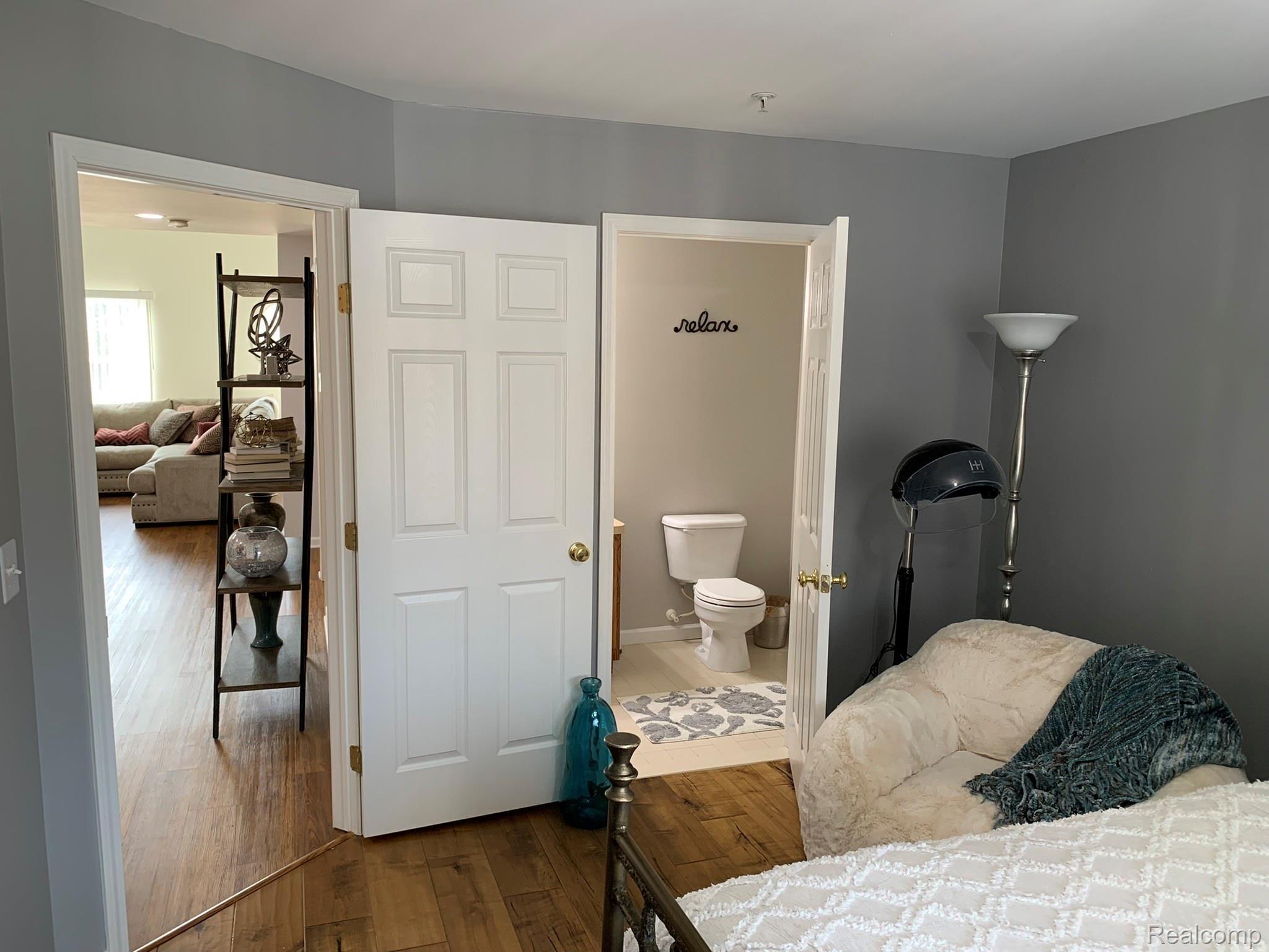 16826 Farmington Road Livonia, MI 48154 - Photo 24 of 36 Half Bath Off Of Study