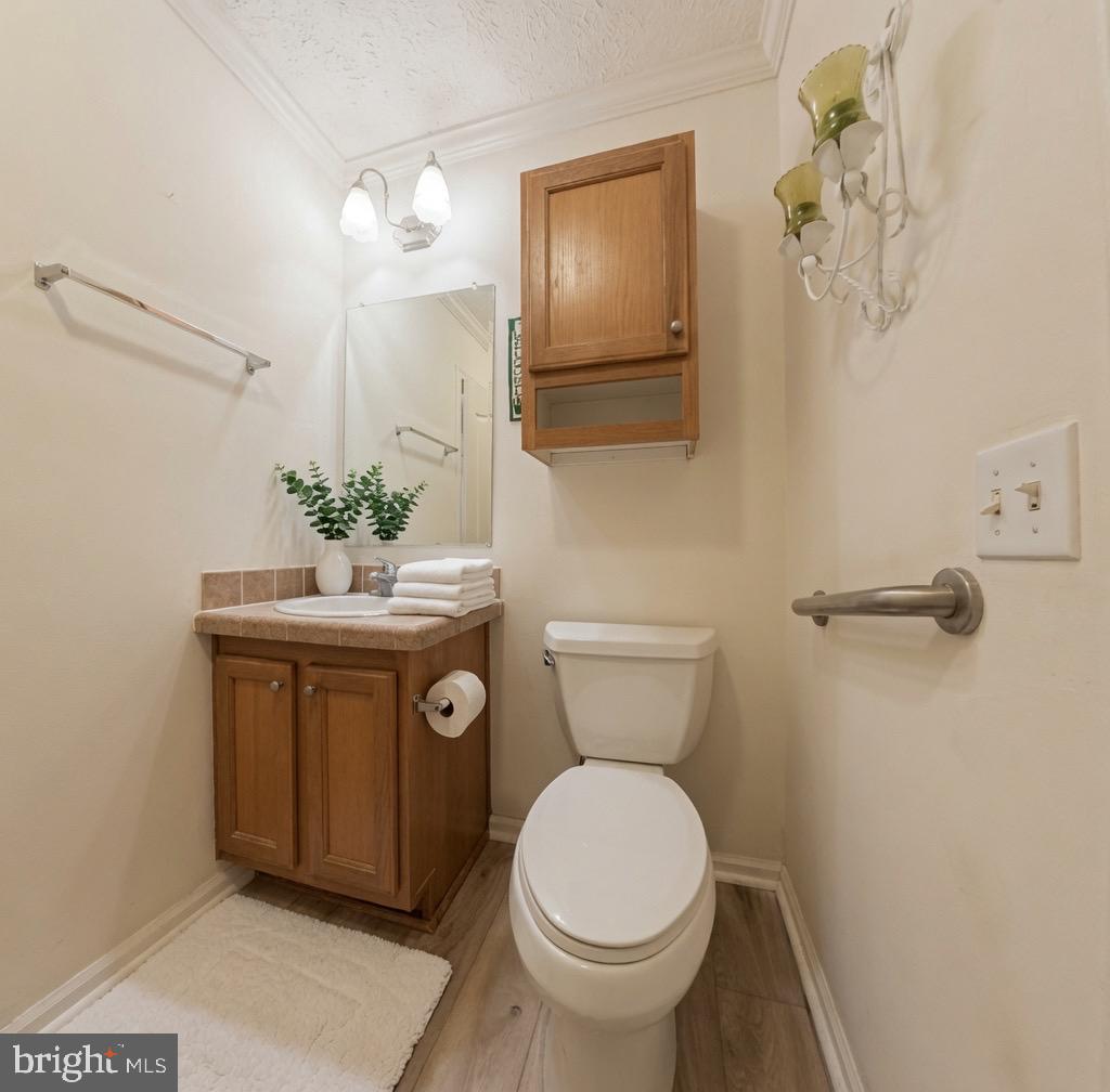110 East Harbor Drive Reedville, VA 22539 - Photo 13 of 27 Bathroom 2