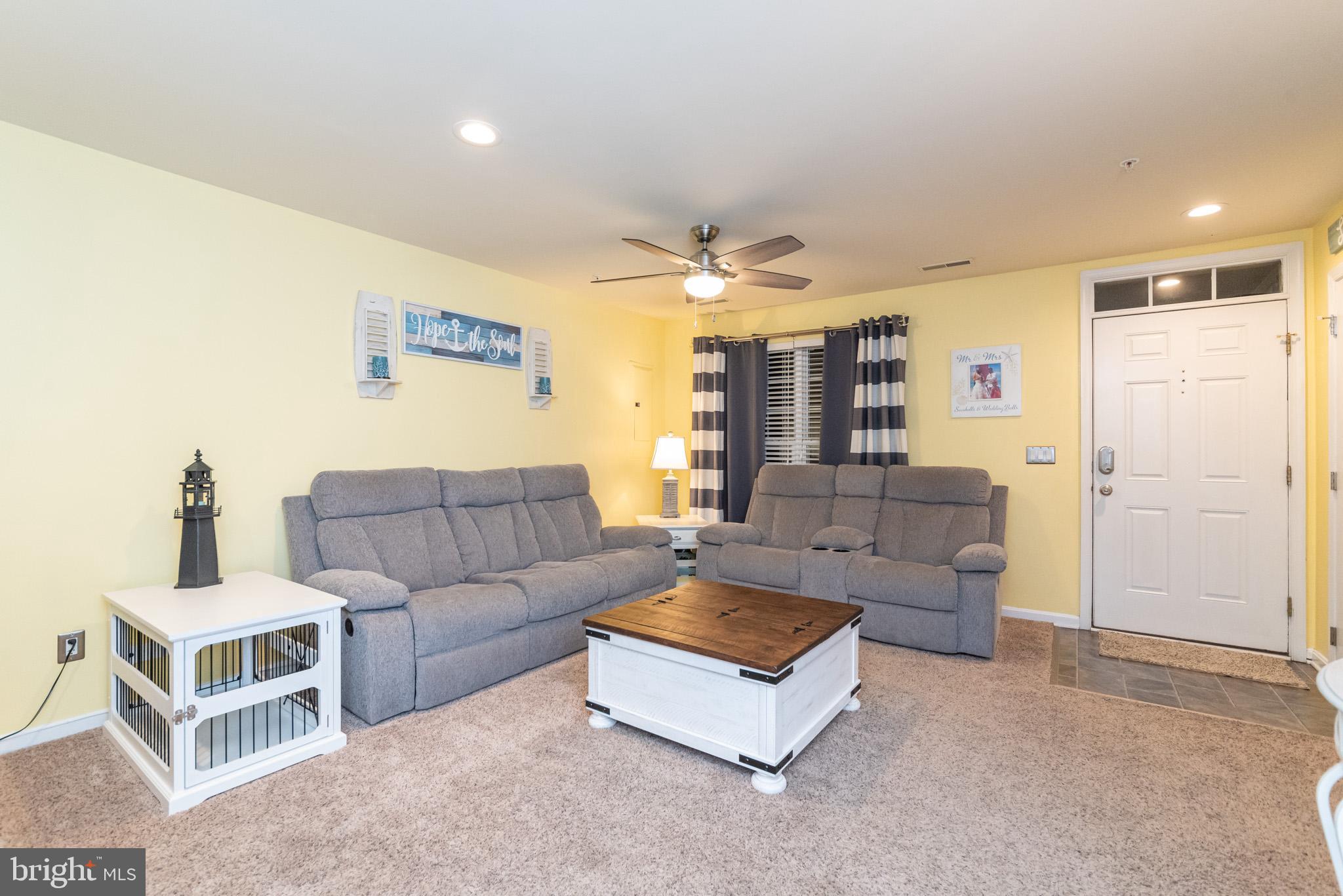 4028 Cutty Sark Road Baltimore, MD 21220 - Photo 4 of 41 Living Room