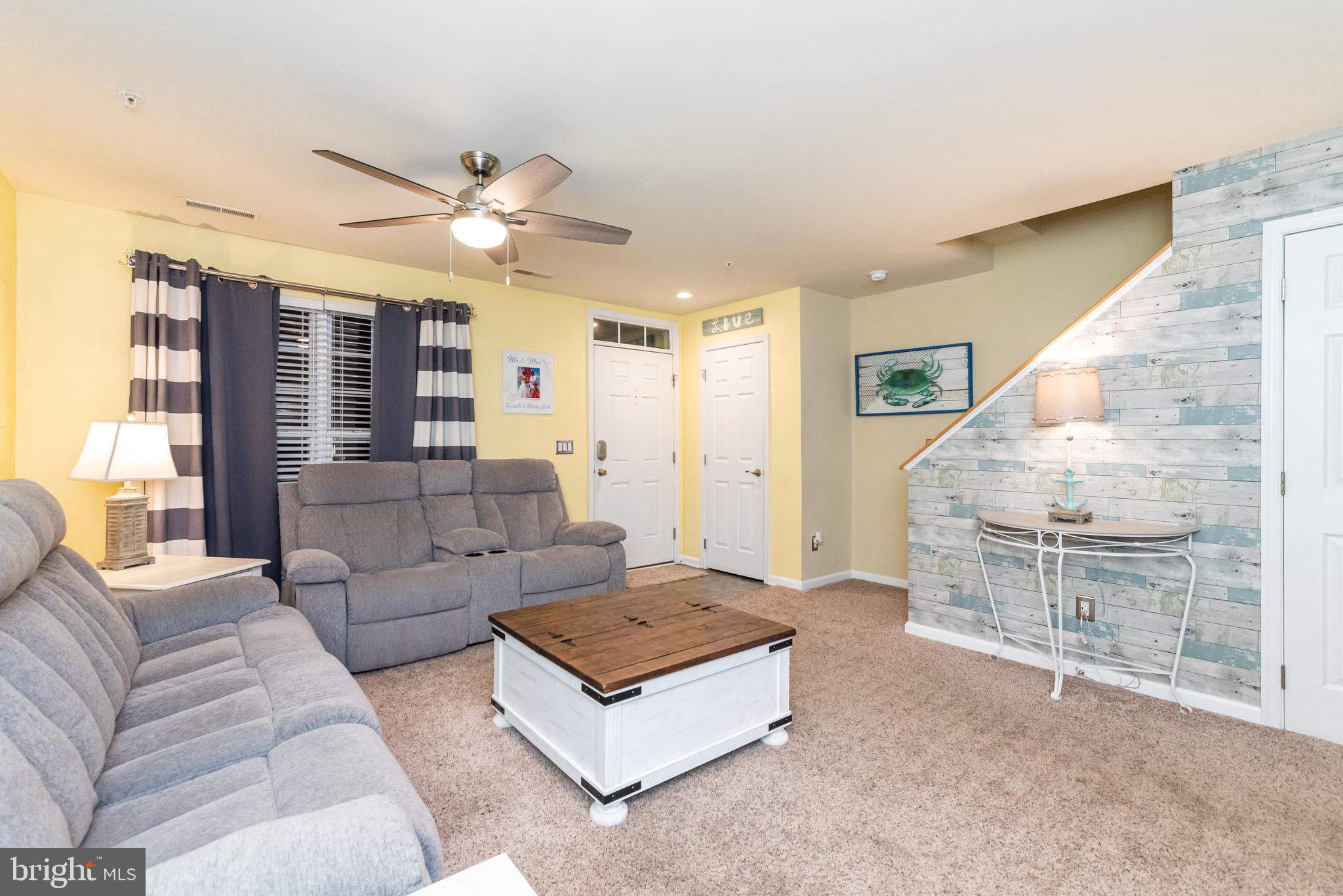 4028 Cutty Sark Road Baltimore, MD 21220 - Photo 5 of 41 Living Room