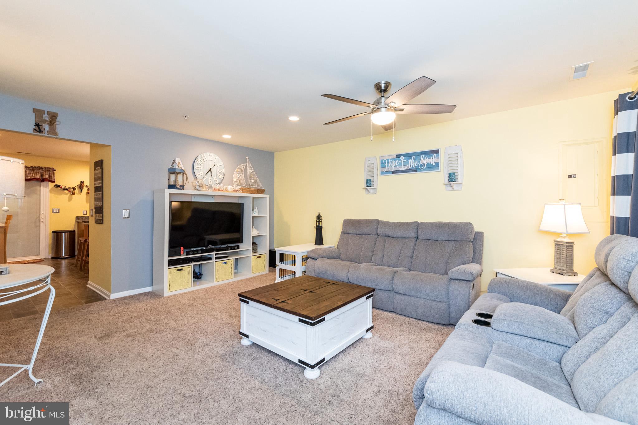 4028 Cutty Sark Road Baltimore, MD 21220 - Photo 7 of 41 Living Room