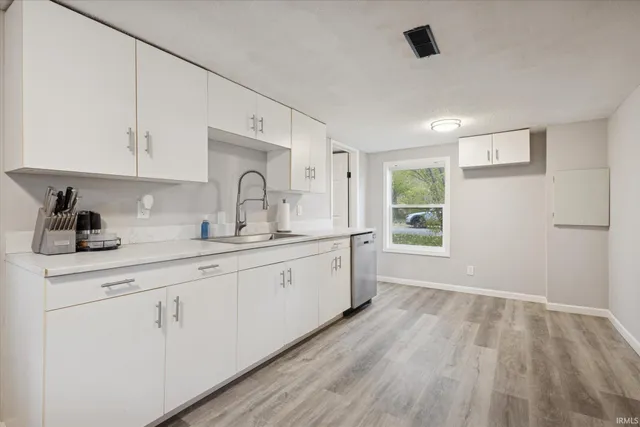 $168,000 | 57149 Greenlawn Avenue, Osceola, IN 46561