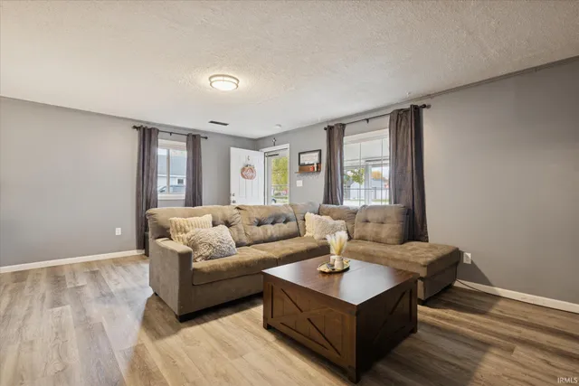 $168,000 | 57149 Greenlawn Avenue, Osceola, IN 46561