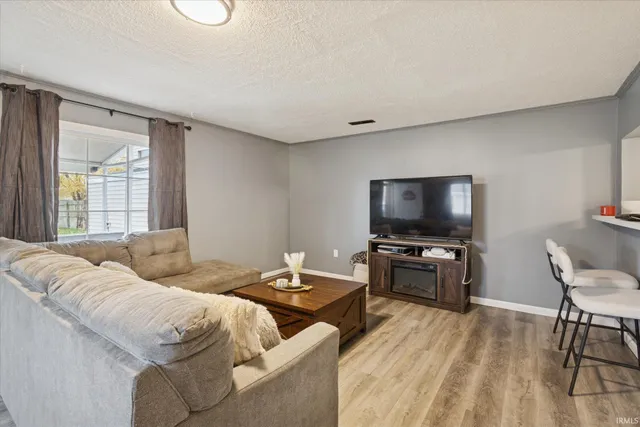 $168,000 | 57149 Greenlawn Avenue, Osceola, IN 46561