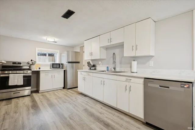 $168,000 | 57149 Greenlawn Avenue, Osceola, IN 46561