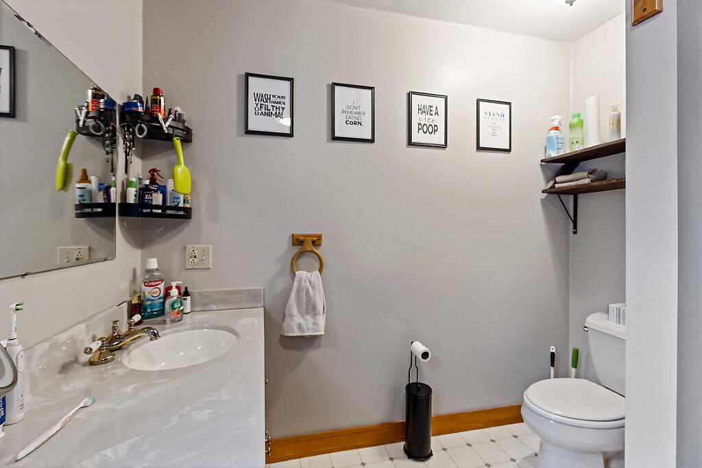 137 Middle Road Fairfield, ME 04937 - Photo 37 of 60 Full Bathroom