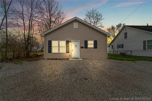 $160,000 | 147 Paulanna Avenue, Austin, IN 47102