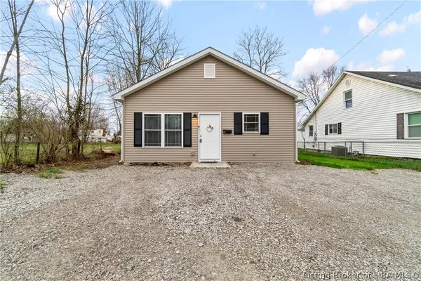 $160,000 | 147 Paulanna Avenue, Austin, IN 47102