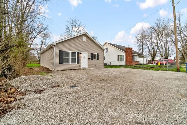 $160,000 | 147 Paulanna Avenue, Austin, IN 47102
