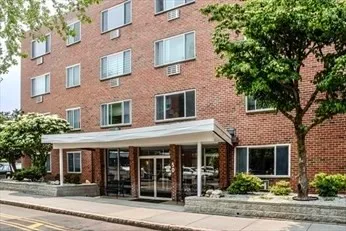 $4,200 | 50 Green Street, Unit 206, Brookline, MA 02446