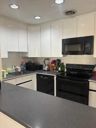 $4,200 | 50 Green Street, Unit 206, Brookline, MA 02446