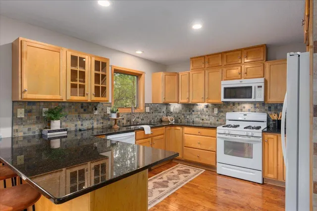 $550,000 | 2513 Burl Oak Curve, Hudson, WI 54016