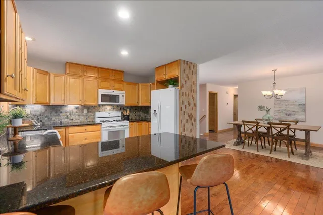 $550,000 | 2513 Burl Oak Curve, Hudson, WI 54016