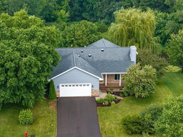 $550,000 | 2513 Burl Oak Curve, Hudson, WI 54016