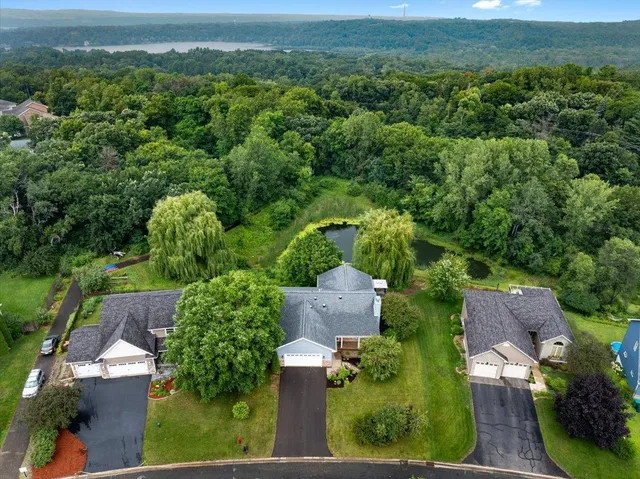 $550,000 | 2513 Burl Oak Curve, Hudson, WI 54016