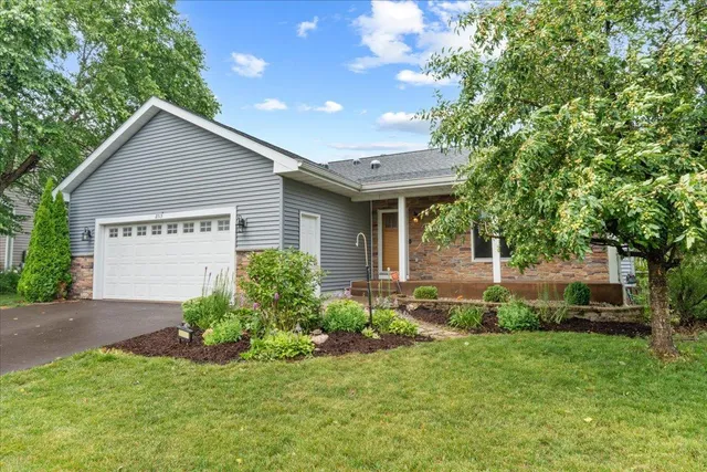 $550,000 | 2513 Burl Oak Curve, Hudson, WI 54016