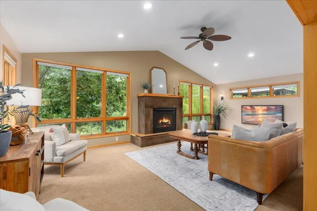 $550,000 | 2513 Burl Oak Curve, Hudson, WI 54016