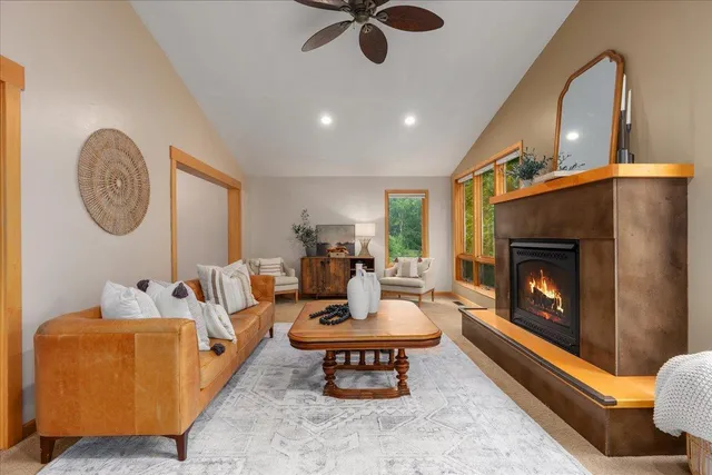 $550,000 | 2513 Burl Oak Curve, Hudson, WI 54016