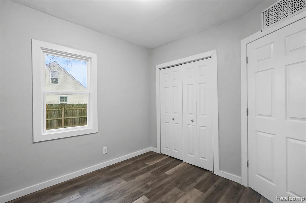 17690 Martin Road Roseville, MI 48066 - Photo 11 of 21 Gallery Image 11