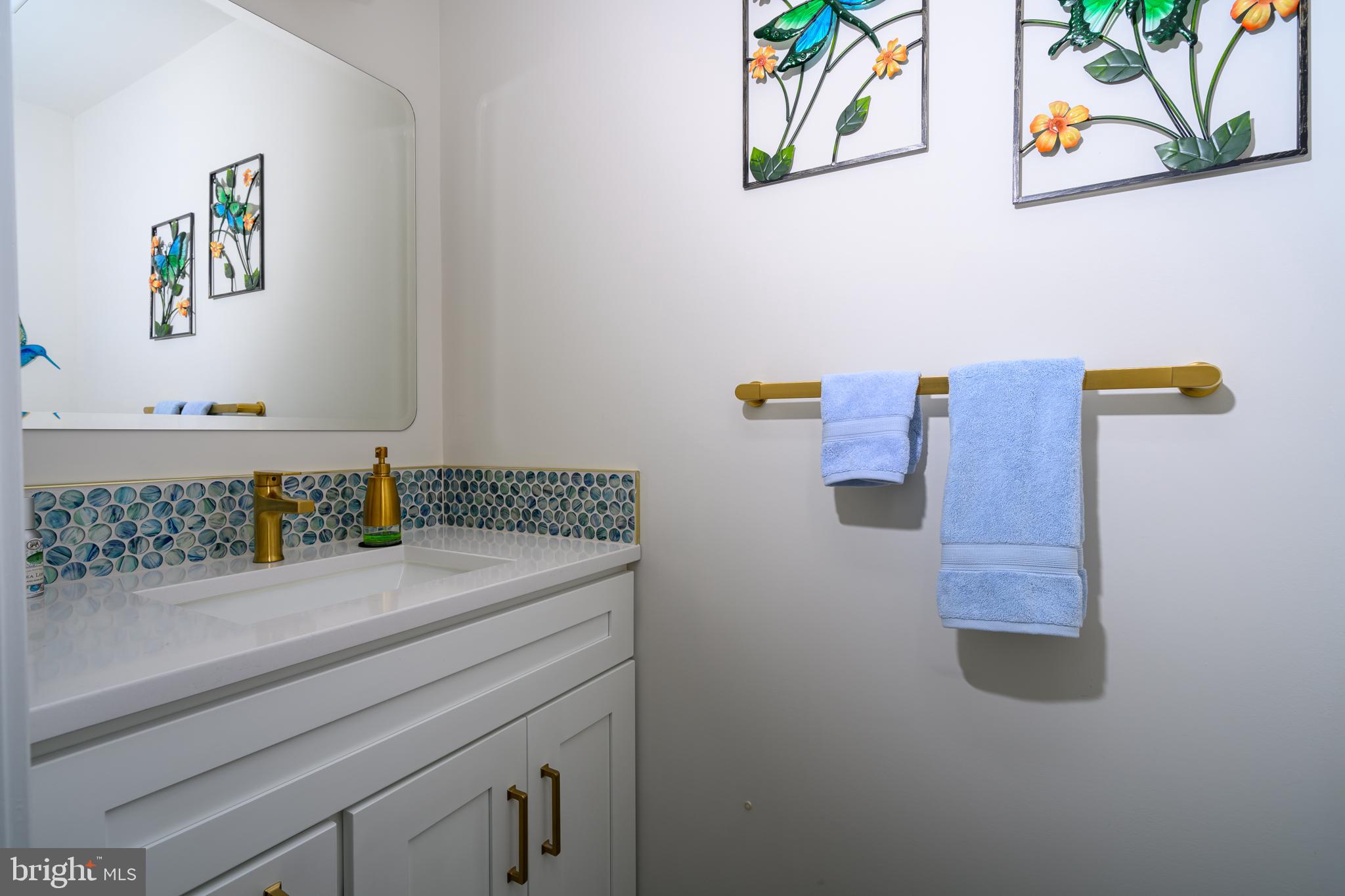 457 Reid Way West Chester, PA 19382 - Photo 16 of 35 1st Floor Powder Room