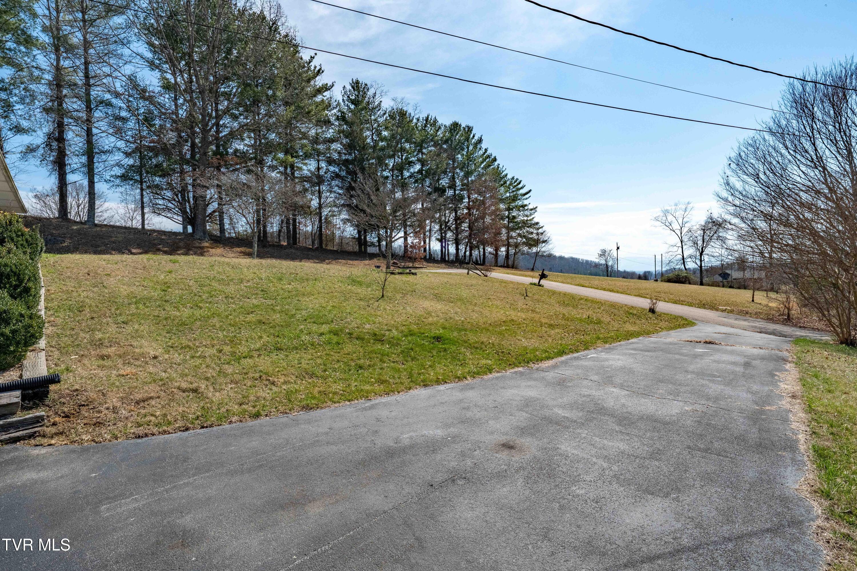 180 Huntland Road Jonesborough, TN 37659 - Photo 11 of 60 180 Huntland Road (15 of 75)
