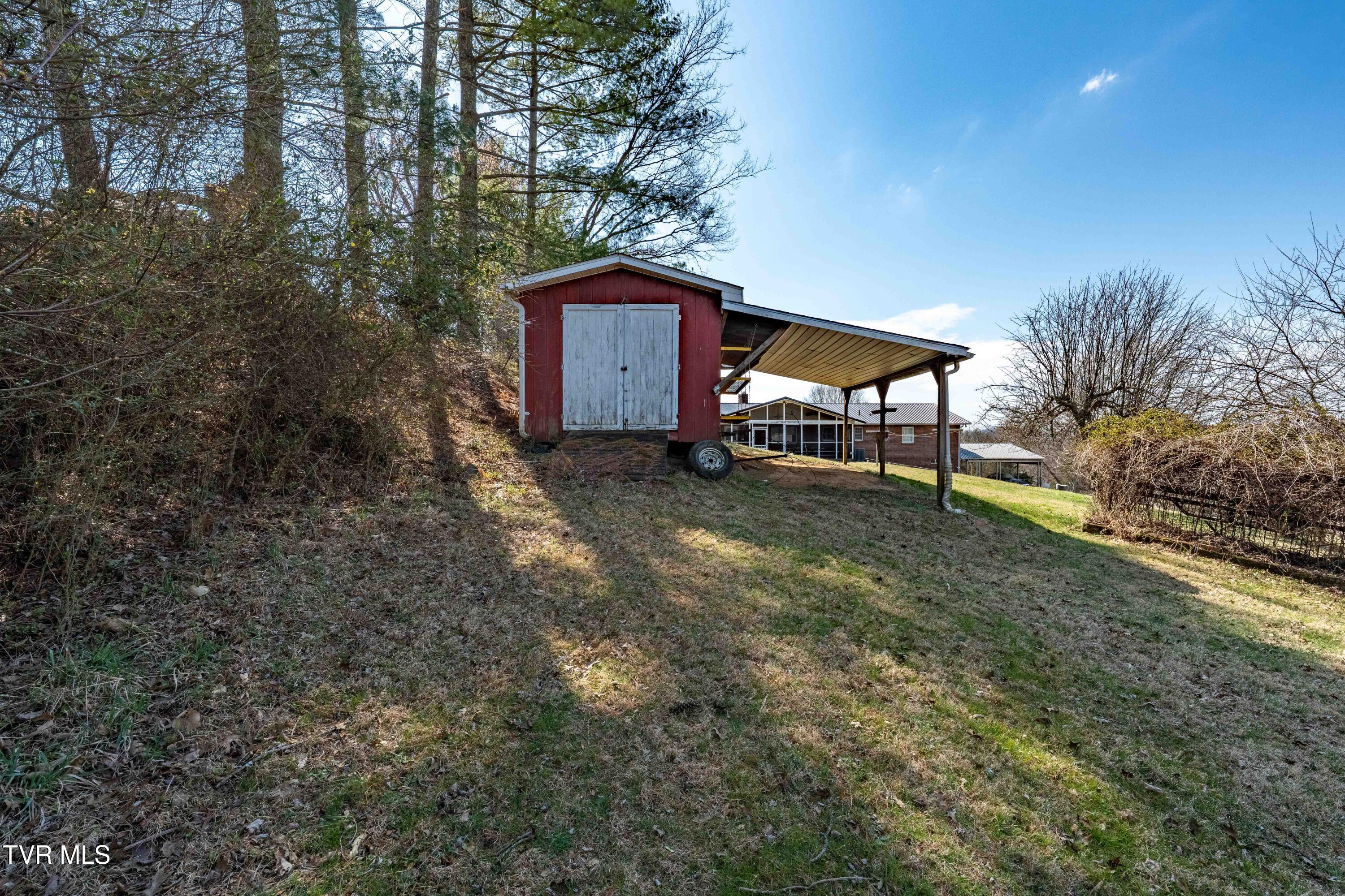 180 Huntland Road Jonesborough, TN 37659 - Photo 20 of 60 180 Huntland Road (38 of 75)