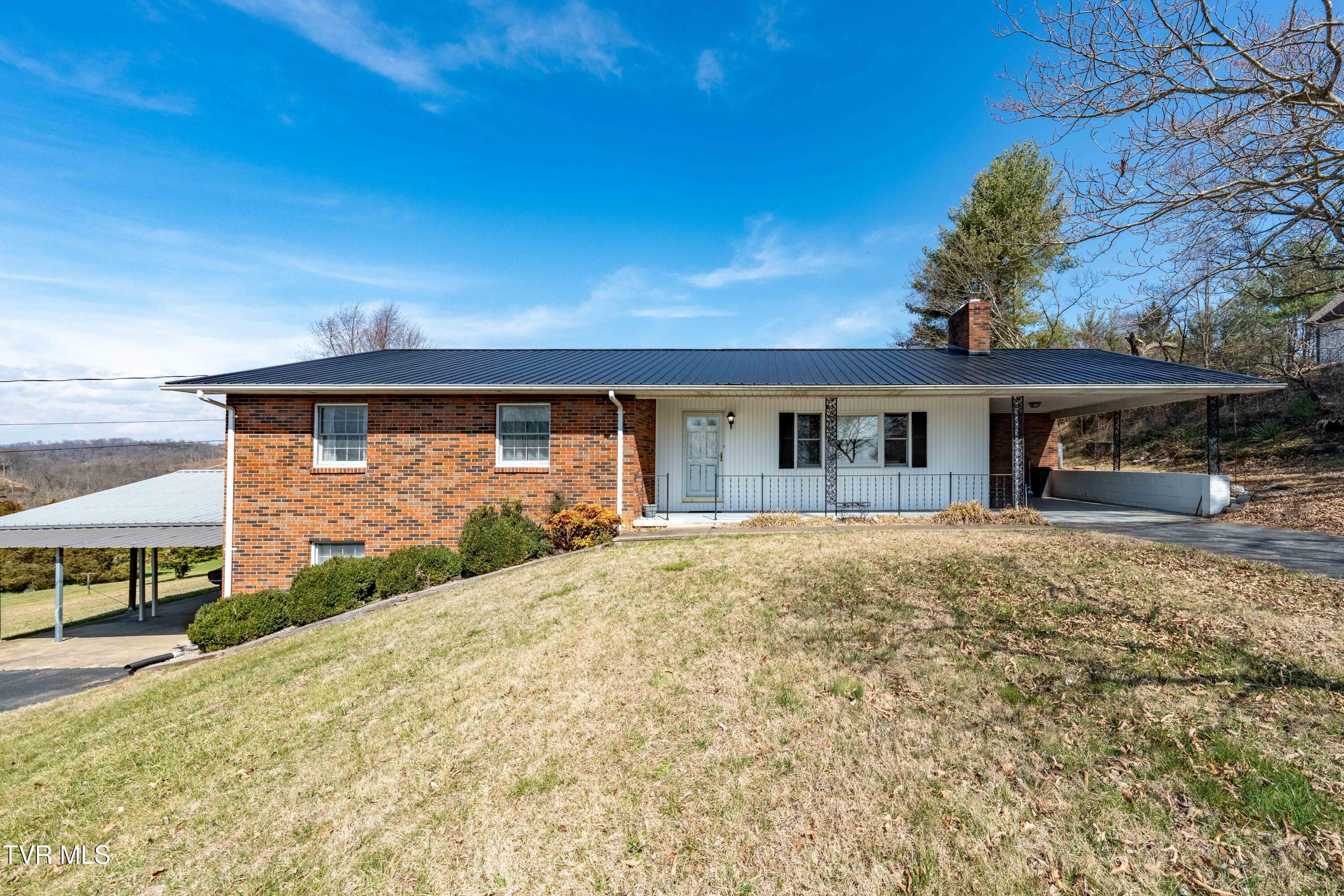 180 Huntland Road Jonesborough, TN 37659 - Photo 2 of 60 180 Huntland Road (7 of 75)