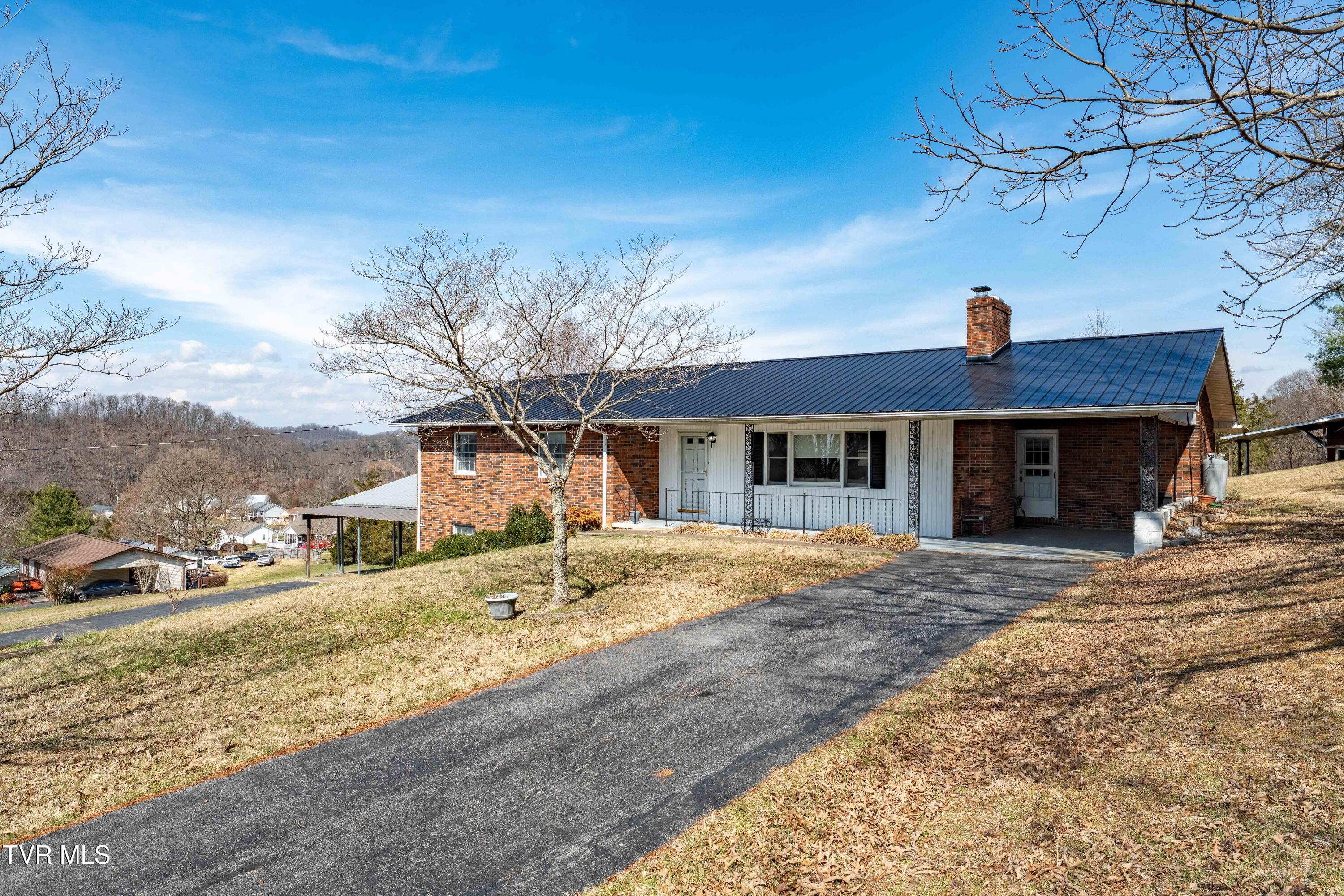 180 Huntland Road Jonesborough, TN 37659 - Photo 3 of 60 180 Huntland Road (6 of 75)