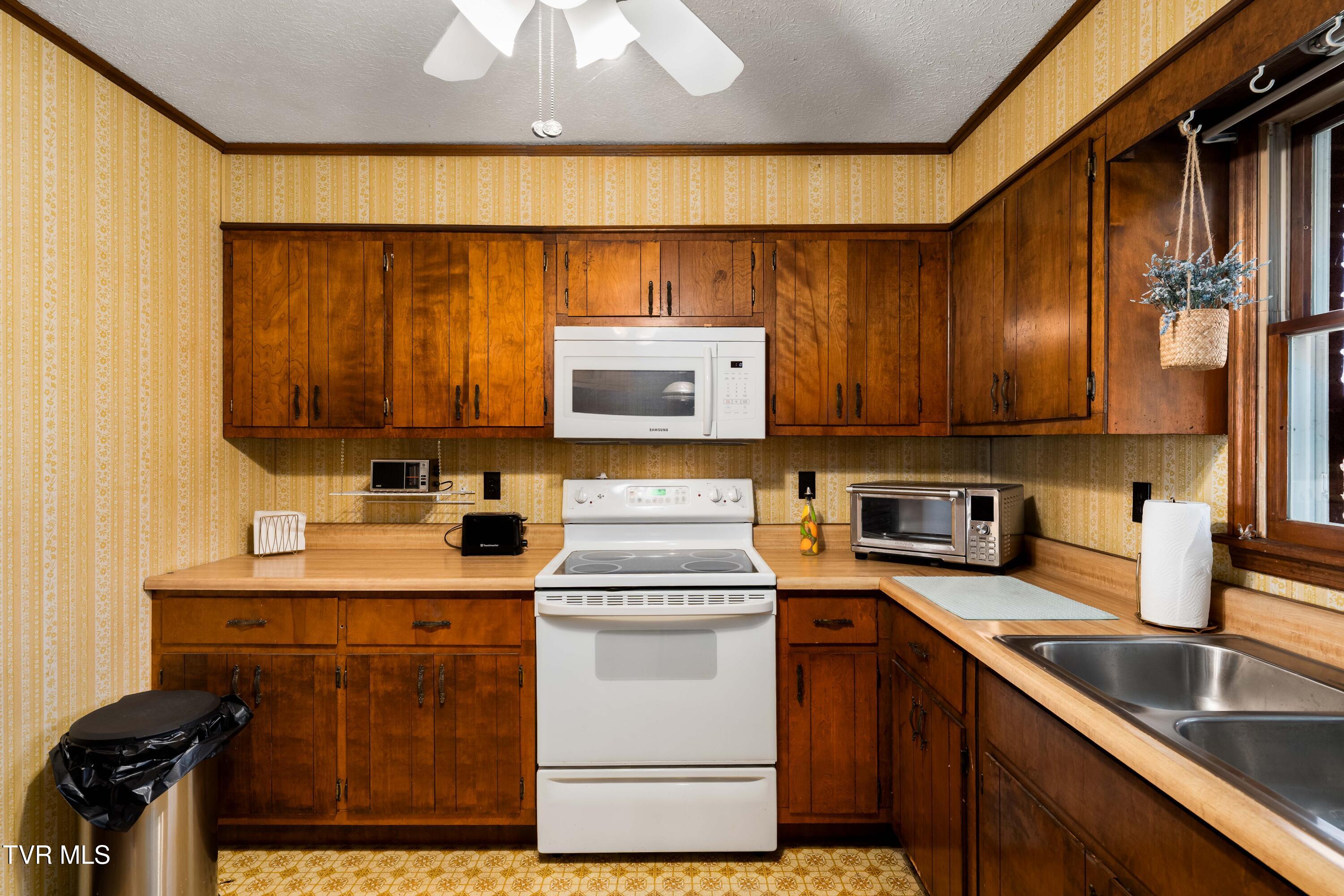 180 Huntland Road Jonesborough, TN 37659 - Photo 32 of 60 180 Huntland Road (51 of 75)