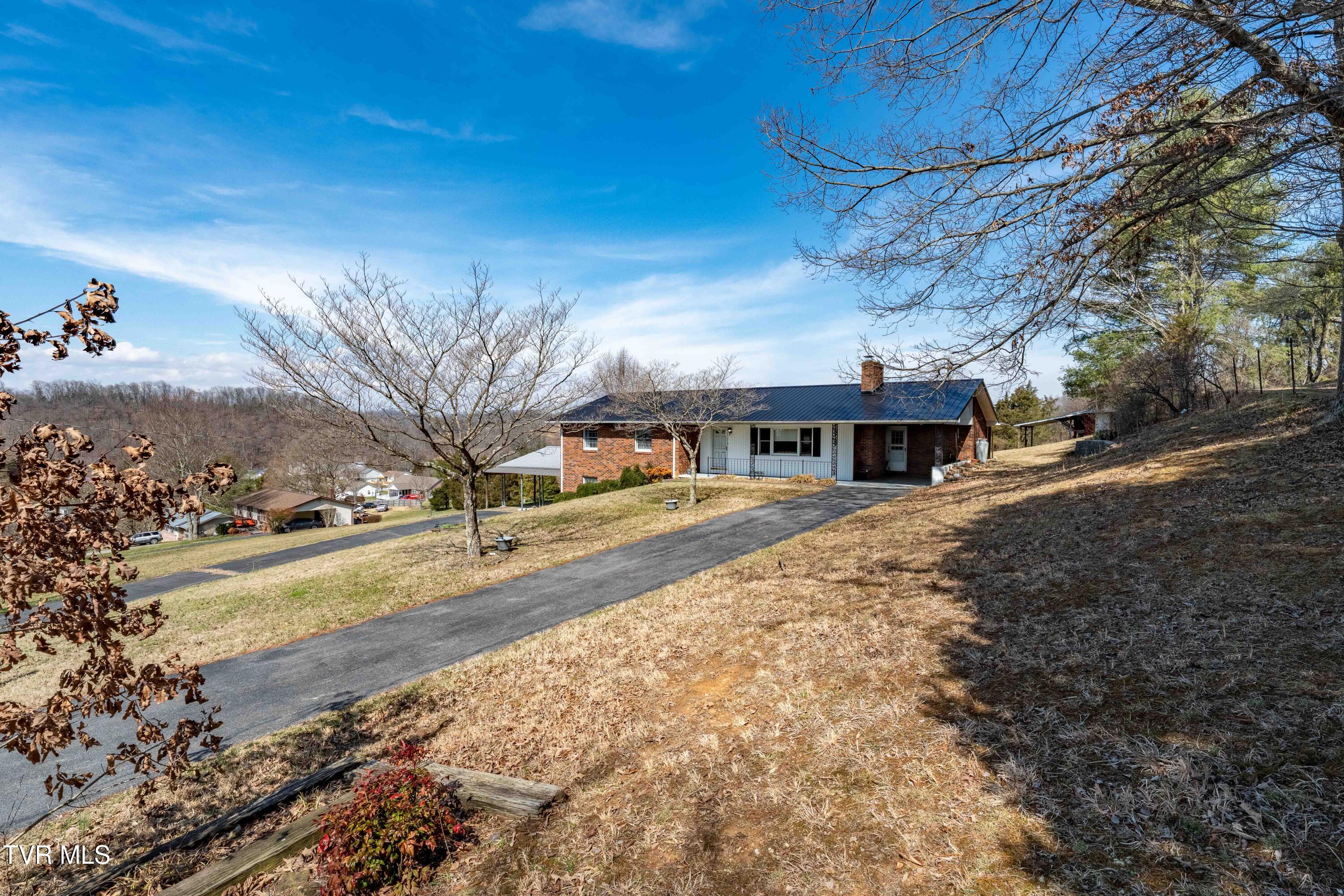 180 Huntland Road Jonesborough, TN 37659 - Photo 4 of 60 180 Huntland Road (5 of 75)