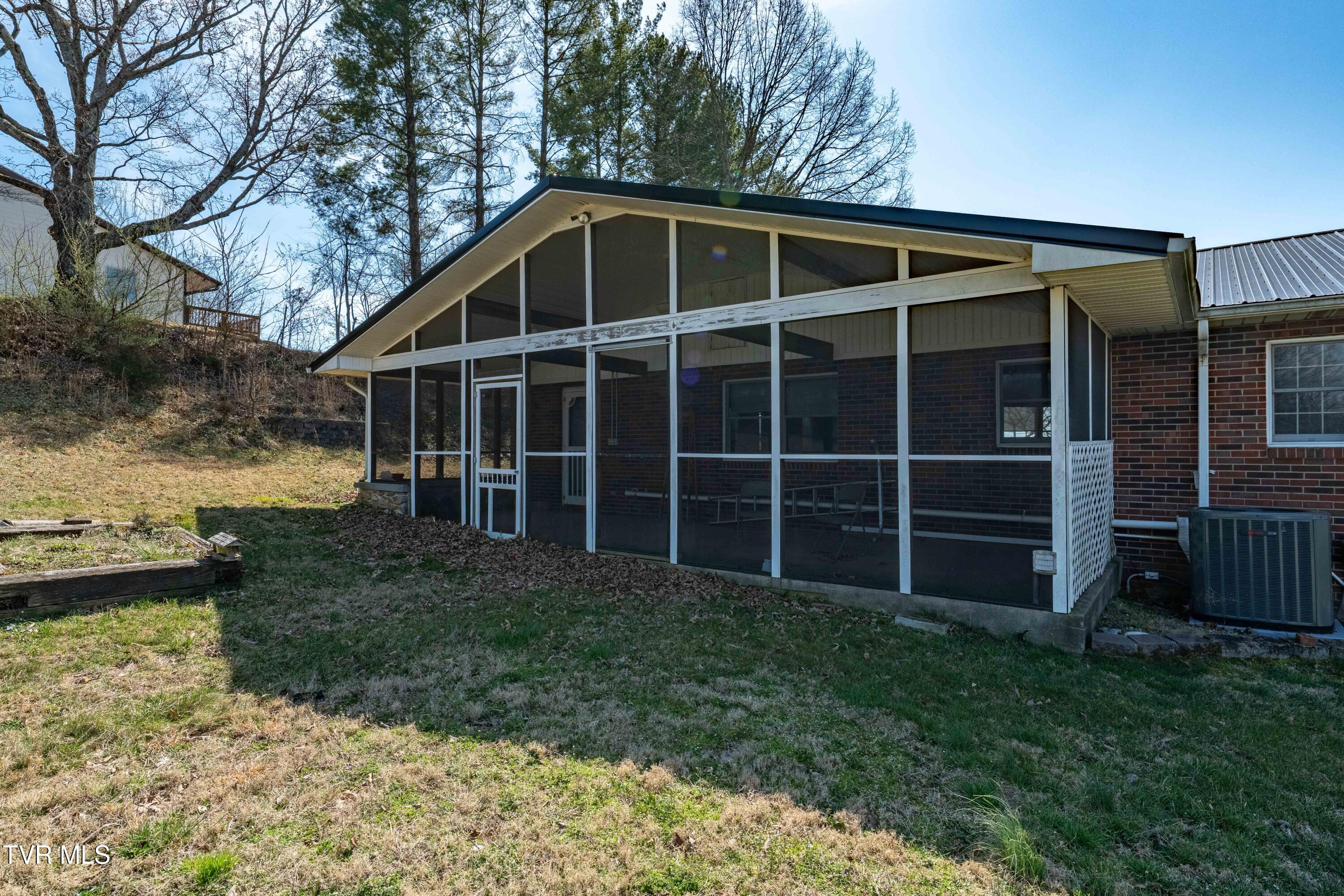 180 Huntland Road Jonesborough, TN 37659 - Photo 41 of 60 180 Huntland Road (24 of 75)