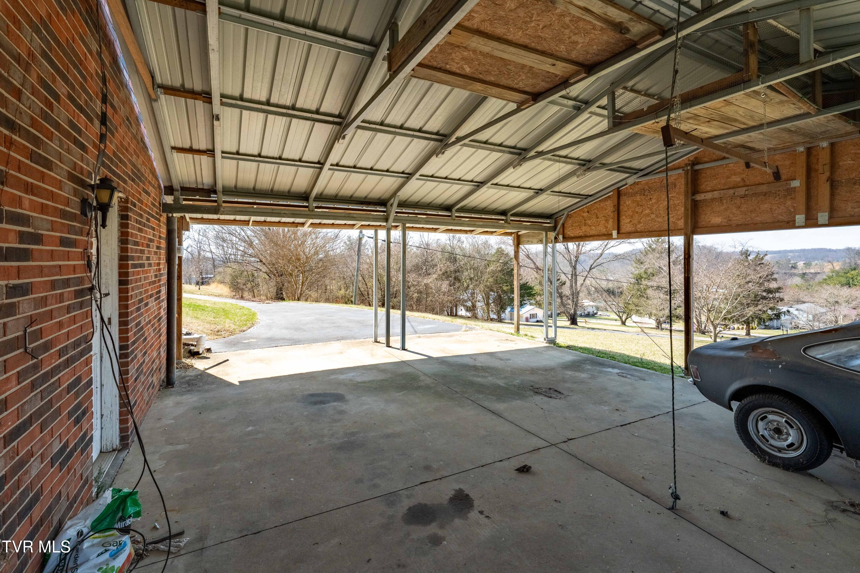 180 Huntland Road Jonesborough, TN 37659 - Photo 10 of 60 180 Huntland Road (14 of 75)