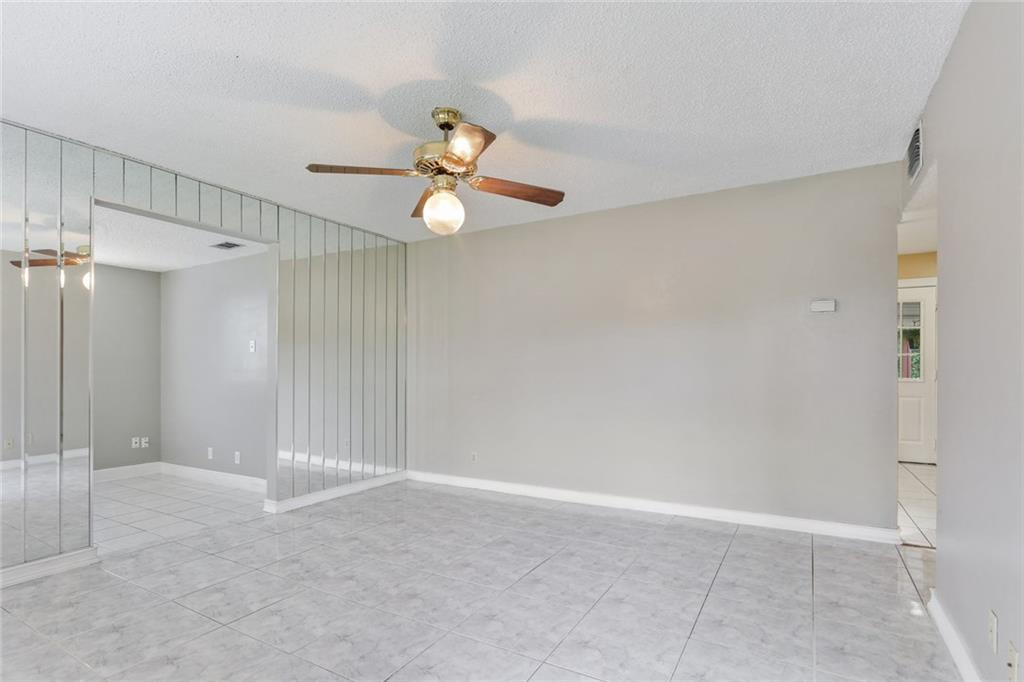 1921 Cooper Road Gretna, LA 70056 - Photo 2 of 15