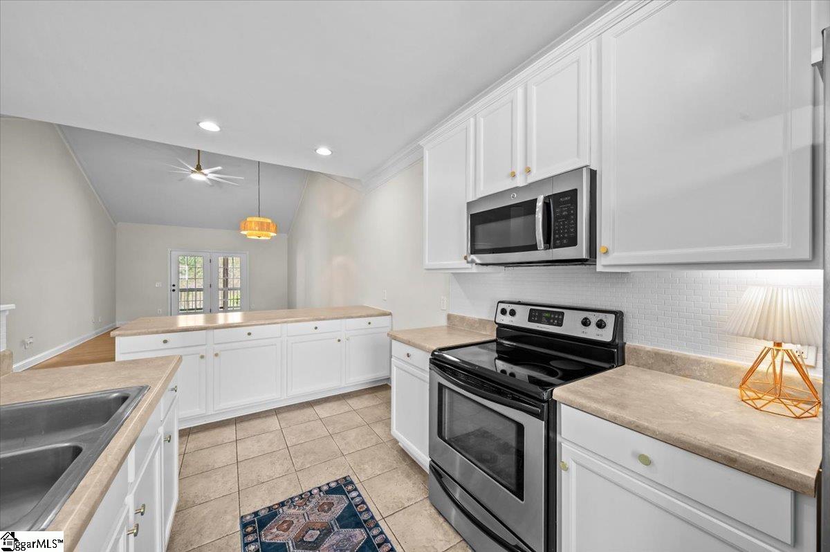529 East Perkins Creek Road Seneca, SC 29678 - Photo 4 of 24 Gallery Image 4