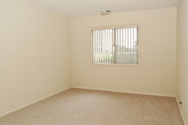 725 West Huntington Commons Road, Unit 116 Mount Prospect, IL 60056 - Photo 5 of 10