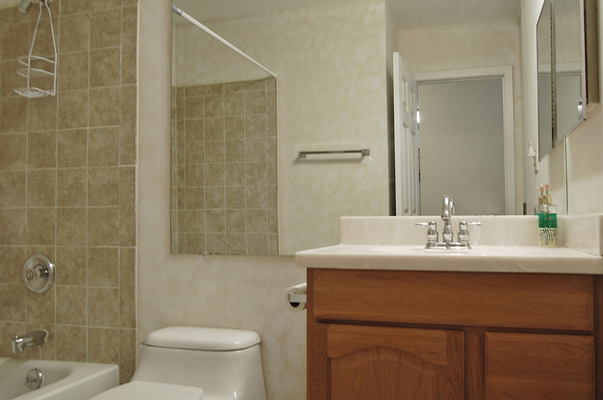 725 West Huntington Commons Road, Unit 116 Mount Prospect, IL 60056 - Photo 8 of 10