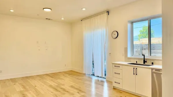 $2,899 | 6101 Madison Avenue, Unit A, Carmichael, CA 95608