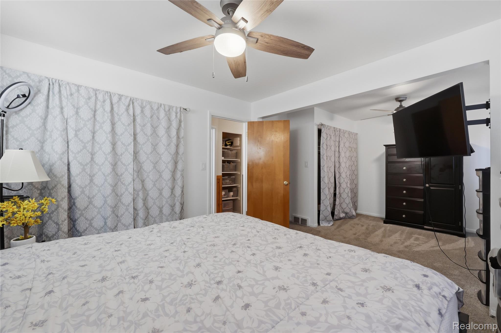 13412 Common Road Warren, MI 48088 - Photo 28 of 40 common-28.jpg