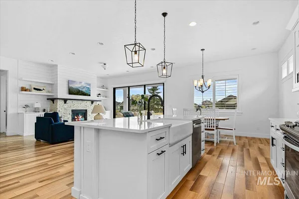 $915,000 | 1381 North Laconia Avenue, Eagle, ID 83616