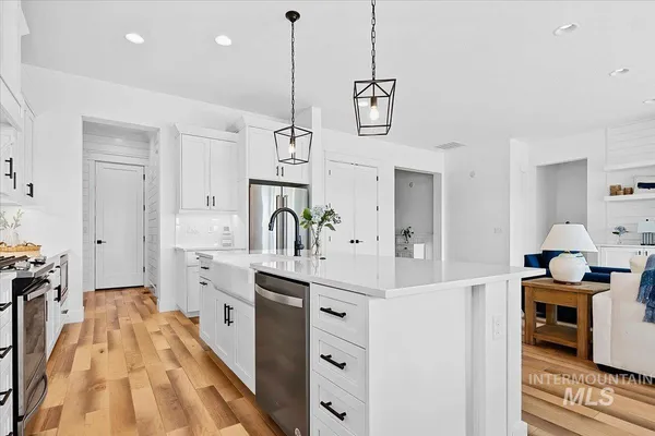 $915,000 | 1381 North Laconia Avenue, Eagle, ID 83616