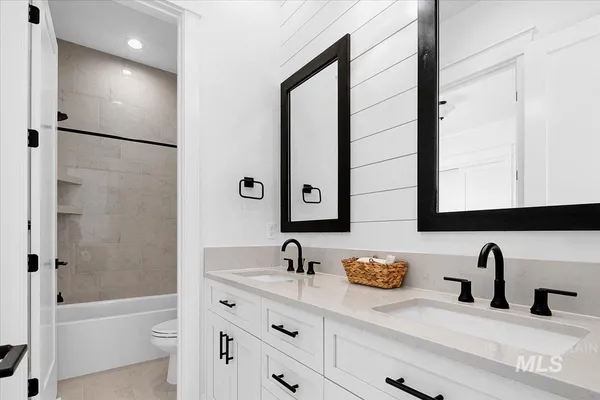 $915,000 | 1381 North Laconia Avenue, Eagle, ID 83616