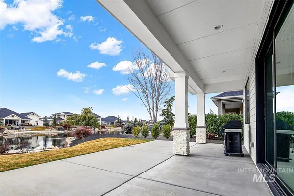 $915,000 | 1381 North Laconia Avenue, Eagle, ID 83616